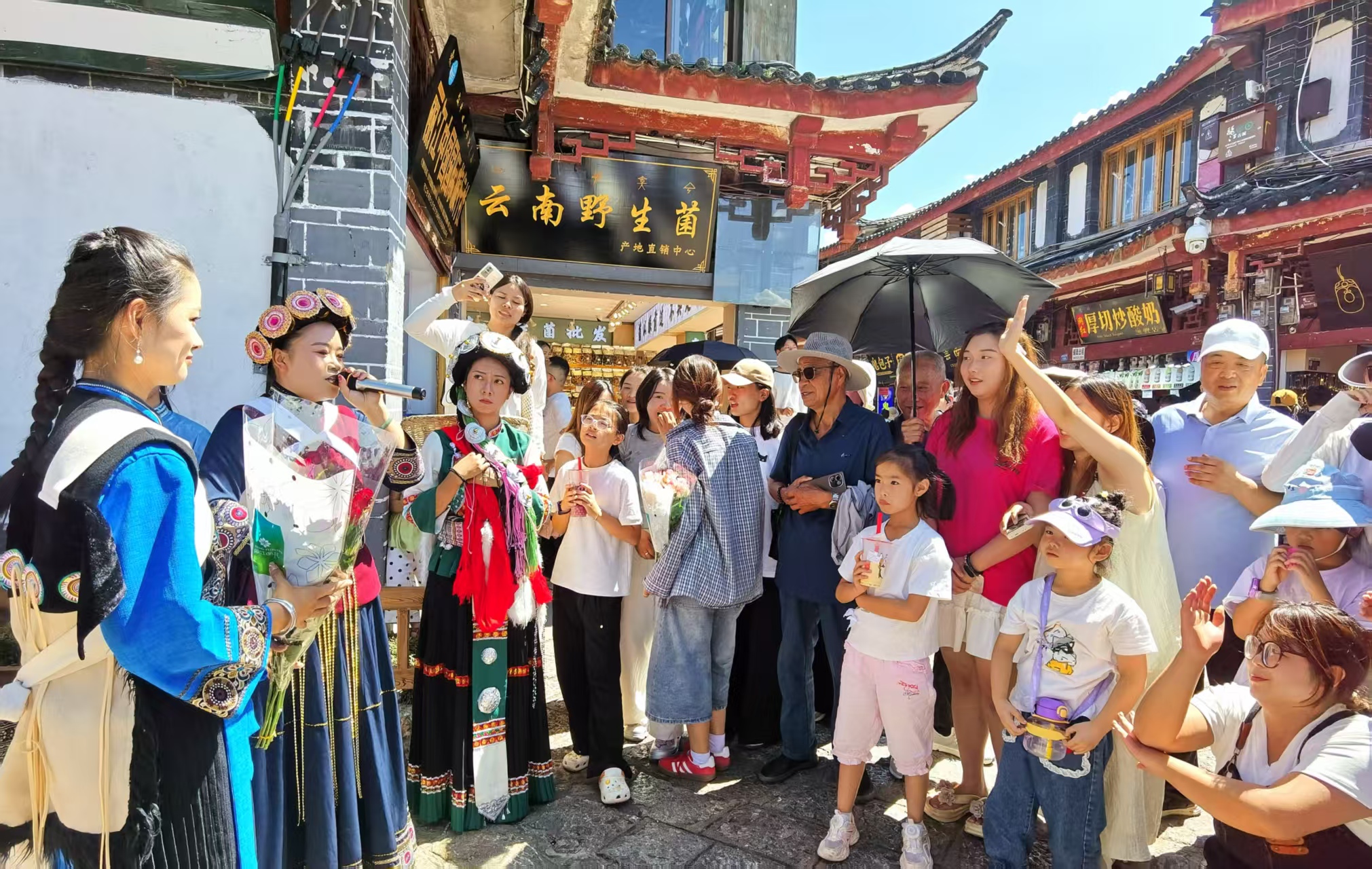 “花仙子”巡游、“古城一天”重現(xiàn) 首屆“和和美美”文化季帶你觸摸民族文化脈動