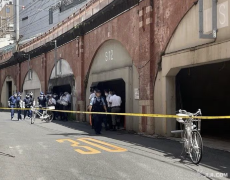 兩名中國公民在東京鬧市遭4人鐵棍圍毆重傷，兇手仍在逃！
